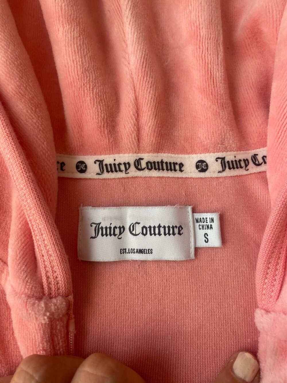 Juicy Couture Limited Edition Peach Velour Tracksuit - Picture 2 of 10